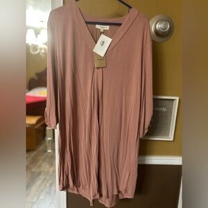 Mauve dress with button up sleeve option, never worn with tags